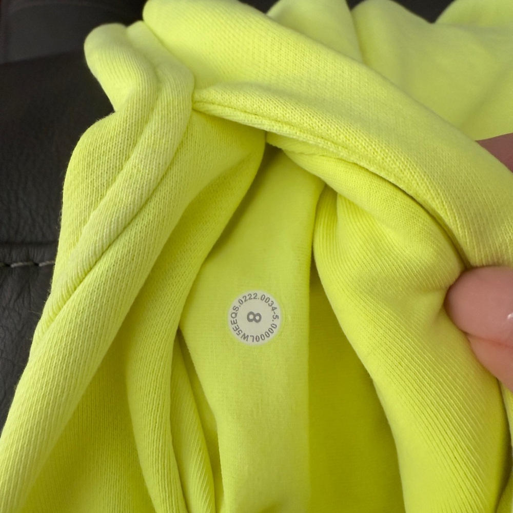 Lululemon Bright Yellow scuba jogger size 8